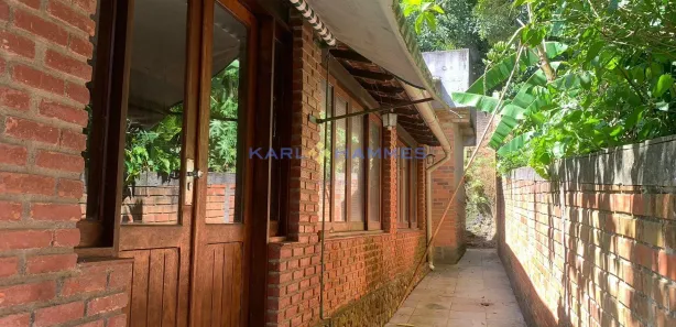 Casa com 5 Quartos à venda, 110m² no Carangola, Petrópolis