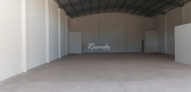 Galpão / Depósito / Armazém para alugar, 450m² no Centro, Arapongas