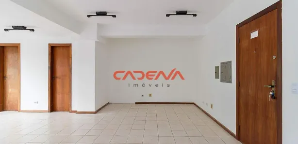 Conjunto Comercial / Sala para alugar, 42m² no Bacacheri, Curitiba