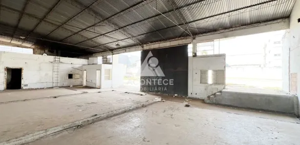 Galpão / Depósito / Armazém à venda, 2000m² no Zona Industrial, Brasília