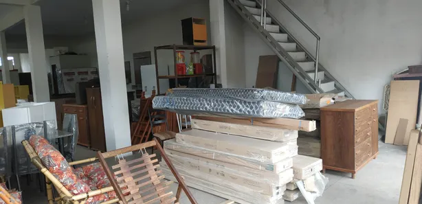 Loja / Salão / Ponto Comercial com 3 Quartos à venda, 300m² no Belvedere, Ribeirão das Neves