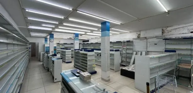 Loja / Salão / Ponto Comercial à venda, 300m² no Estação, São Pedro da Aldeia