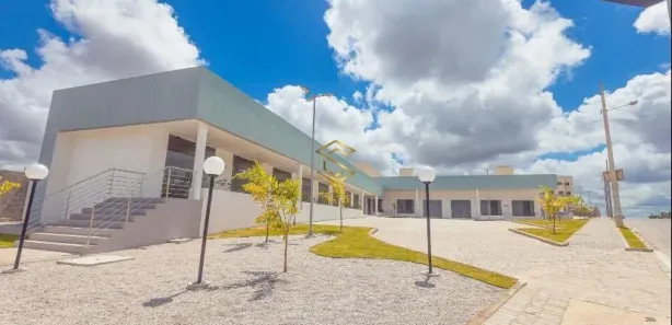 Loja / Salão / Ponto Comercial com 1 Quarto à venda, 18m² no Três Irmãs, Campina Grande