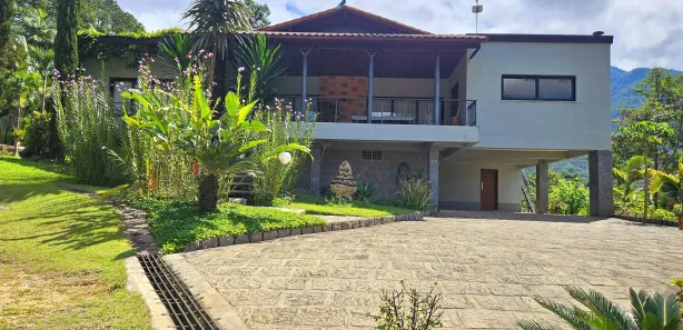 Casa de Condomínio com 3 Quartos à venda, 330m² no Serrinha do Alambari (Agulhas Negras), Resende