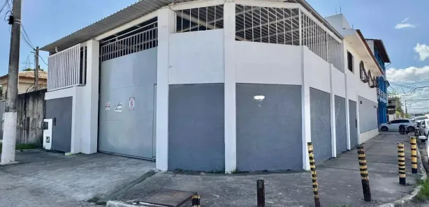 Galpão / Depósito / Armazém com 3 Quartos para alugar, 300m² no Botafogo, Macaé