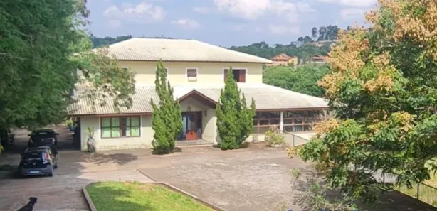 Fazenda / Sítio / Chácara com 5 Quartos à venda, 1700m² no , Mairinque
