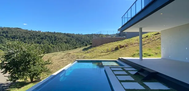 Casa de Condomínio com 5 Quartos para venda ou aluguel, 504m² no Serra Azul, 