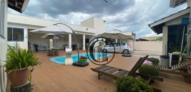 Fazenda / Sítio / Chácara com 3 Quartos à venda, 245m² no Bosque dos Eucaliptos, Araçoiaba da Serra