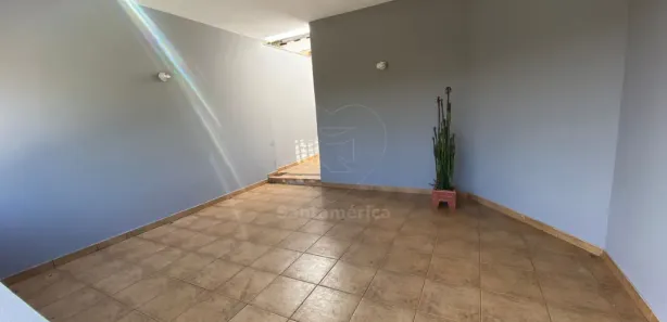 Casa com 3 Quartos para alugar, 80m² no Jardim Presidente, Londrina