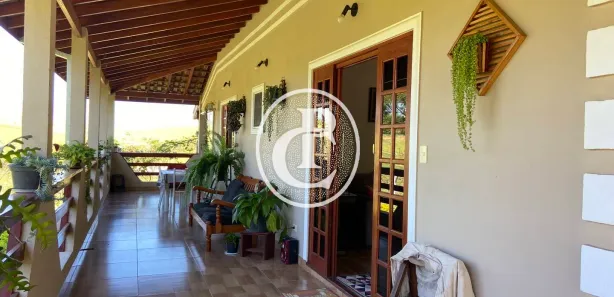 Fazenda / Sítio / Chácara com 3 Quartos à venda, 190m² no Chácara Marambaia, Caçapava