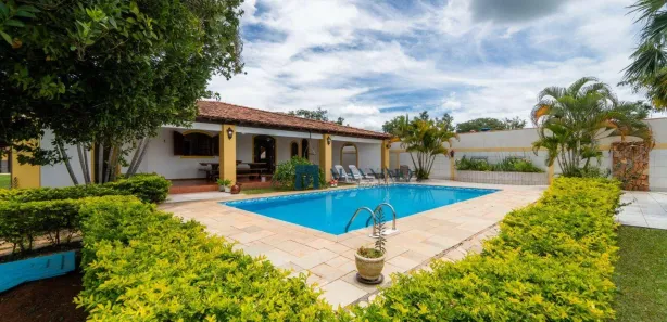 Casa de Condomínio com 4 Quartos à venda, 500m² no Região dos Lagos, Brasília