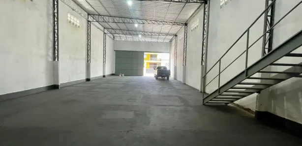 Galpão / Depósito / Armazém para alugar, 290m² no Novo Aleixo, Manaus