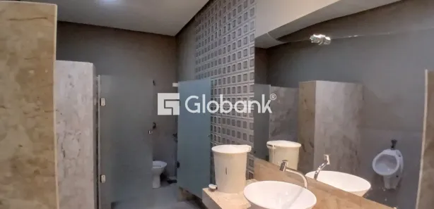 Galpão / Depósito / Armazém para venda ou aluguel, 430m² no Guarujá, Montes Claros