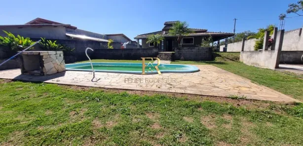 Fazenda / Sítio / Chácara com 2 Quartos à venda, 223m² no Centro, Guararema