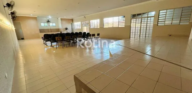 Galpão / Depósito / Armazém à venda, 181m² no Planalto, Uberlândia