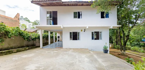 Fazenda / Sítio / Chácara com 4 Quartos à venda, 142m² no Santo Antônio, São José dos Pinhais