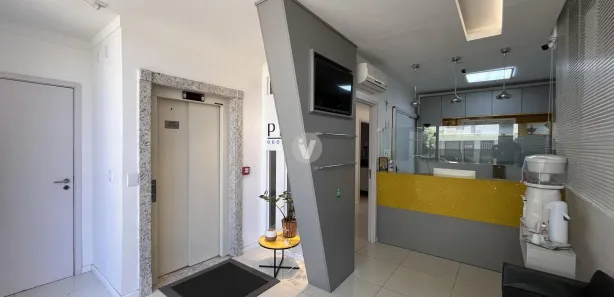 Prédio Inteiro com 13 Quartos à venda, 400m² no Centro, Santa Maria