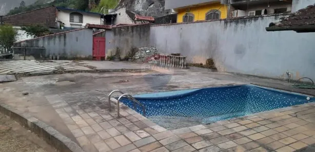 Terreno / Lote / Condomínio à venda, 376m² no Quissama, Petrópolis