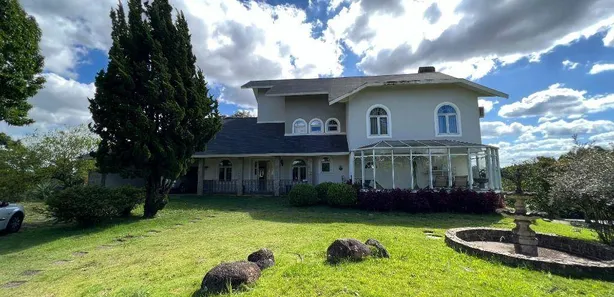 Fazenda / Sítio / Chácara com 4 Quartos à venda, 2000m² no Paloma, Colombo