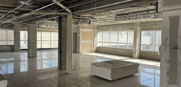 Conjunto Comercial / Sala para alugar, 323m² no Gleba Fazenda Palhano, Londrina