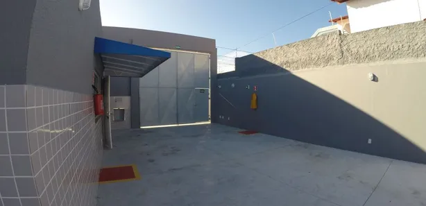 Galpão / Depósito / Armazém à venda, 408m² no Coroa do Meio, Aracaju