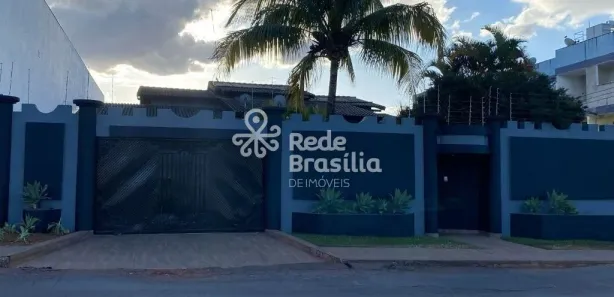 Casa de Condomínio com 4 Quartos para alugar, 350m² no Setor Habitacional Arniqueira, Brasília