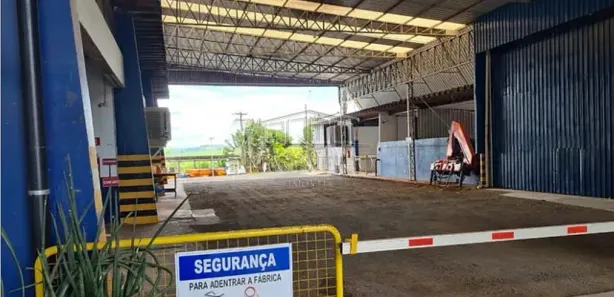 Galpão / Depósito / Armazém à venda, 3150m² no Cambará, 