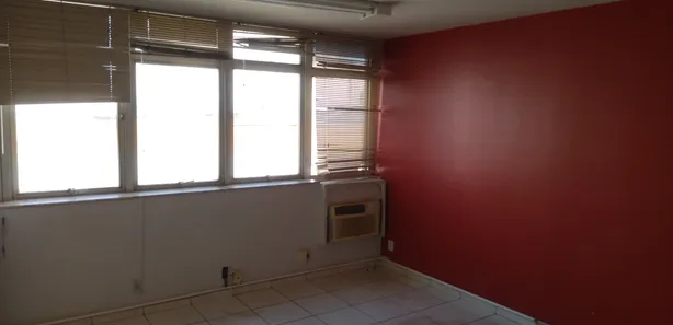 Loja / Salão / Ponto Comercial com 8 Quartos para venda ou aluguel, 190m² no Centro, Uberaba