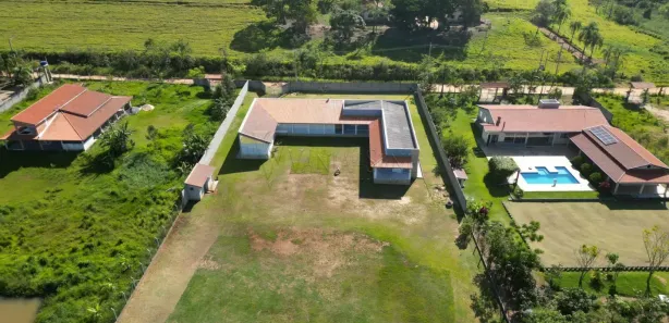 Fazenda / Sítio / Chácara com 3 Quartos à venda, 250m² no Chácara Marambaia, Caçapava