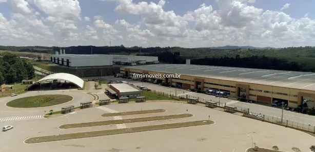 Galpão / Depósito / Armazém para alugar, 2017m² no Pinhal, Jarinu