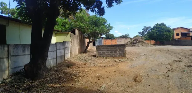Galpão / Depósito / Armazém à venda, 4600m² no Major Prates, Montes Claros
