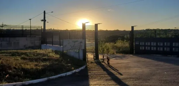 Terreno / Lote / Condomínio à venda, 240m² no Park Way, Brasília