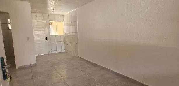Casa com 2 Quartos para alugar, 55m² no Gralha Azul, Fazenda Rio Grande