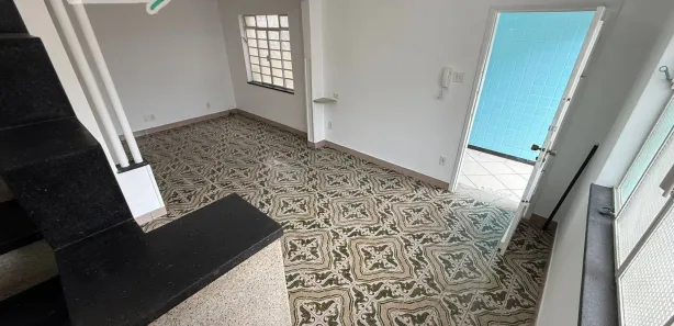 Sobrado com 3 Quartos para alugar, 130m² no Embaré, Santos