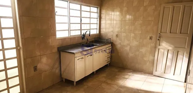 Casa com 3 Quartos para venda ou aluguel, 107m² no Centro, Araraquara