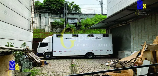 Galpão / Depósito / Armazém para alugar, 952m² no Padroeira, Osasco