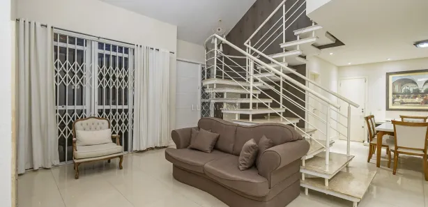 Casa com 4 Quartos para alugar, 316m² no Jardim Social, Curitiba