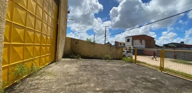 Galpão / Depósito / Armazém à venda, 588m² no Rosa Maria, São Cristóvão