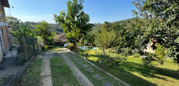 Fazenda / Sítio / Chácara com 3 Quartos à venda, 1000m² no Ibiúna, Ibiúna