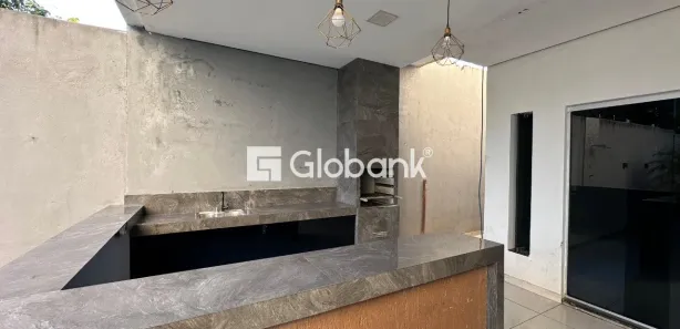 Casa com 3 Quartos para alugar, 120m² no Vila Sion, Montes Claros