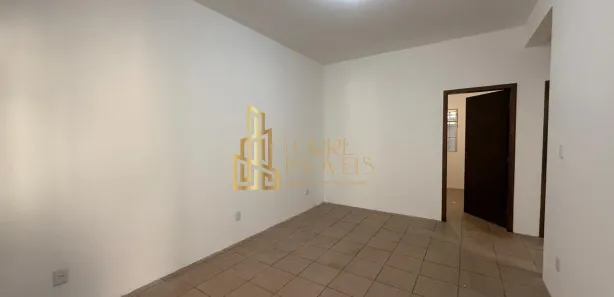 Casa com 2 Quartos para alugar, 75m² no Centro, Navegantes