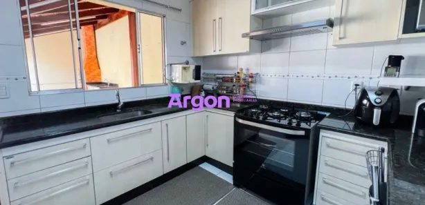 Sobrado com 4 Quartos à venda, 220m² no Jardim Atlântico, Goiânia