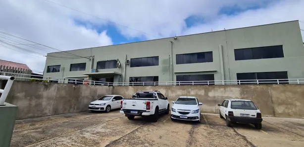 Conjunto Comercial / Sala para alugar, 370m² no Emiliano Perneta, Pinhais