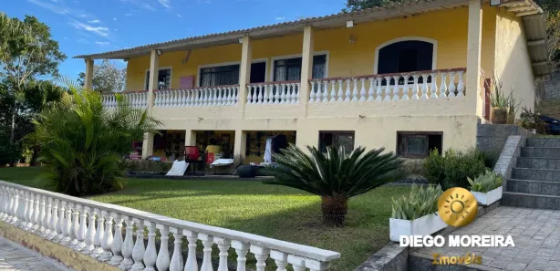 Fazenda / Sítio / Chácara com 3 Quartos à venda, 274m² no Jundiaizinho (Terra Preta), Mairiporã