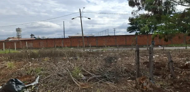 Terreno / Lote / Condomínio à venda, 351m² no Jardim Tomy, Londrina