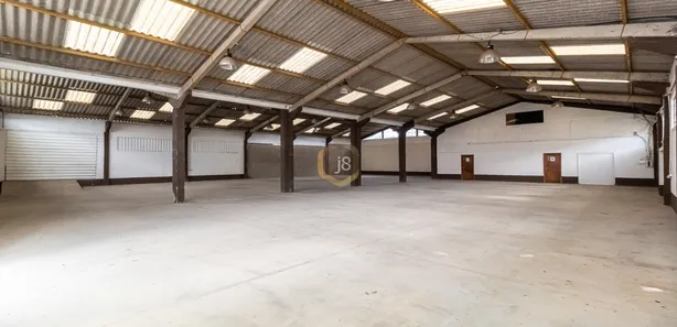 Conjunto Comercial / Sala para alugar, 500m² no Restinga Seca, Almirante Tamandaré