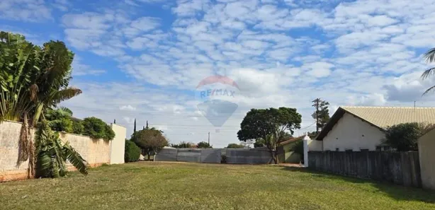 Terreno / Lote / Condomínio à venda, 620m² no , Cravinhos