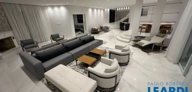 Casa com 5 Quartos para alugar, 1300m² no Tamboré, Santana de Parnaíba