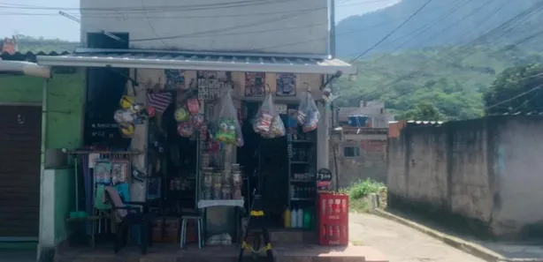 Loja / Salão / Ponto Comercial à venda, 28m² no Jardim Nazareno (Vila Inhomirim), Magé