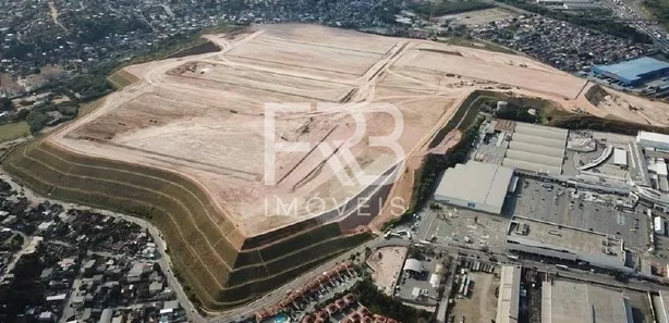 Galpão / Depósito / Armazém para alugar, 2000m² no Centro, São João de Meriti